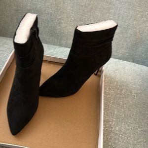 XOXO women’s US 5M black, micro high heel